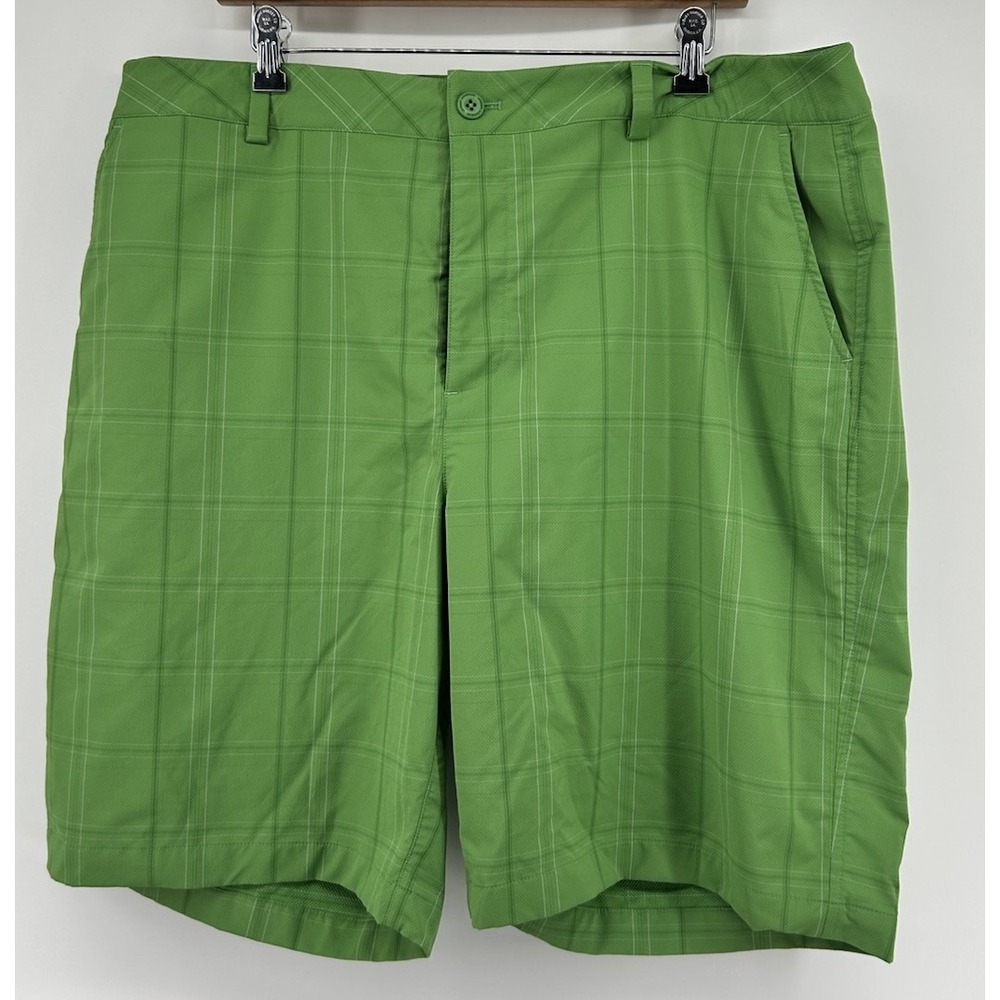 Under‎ Armour Performance Green Flat Front Shorts Men's Size 40R